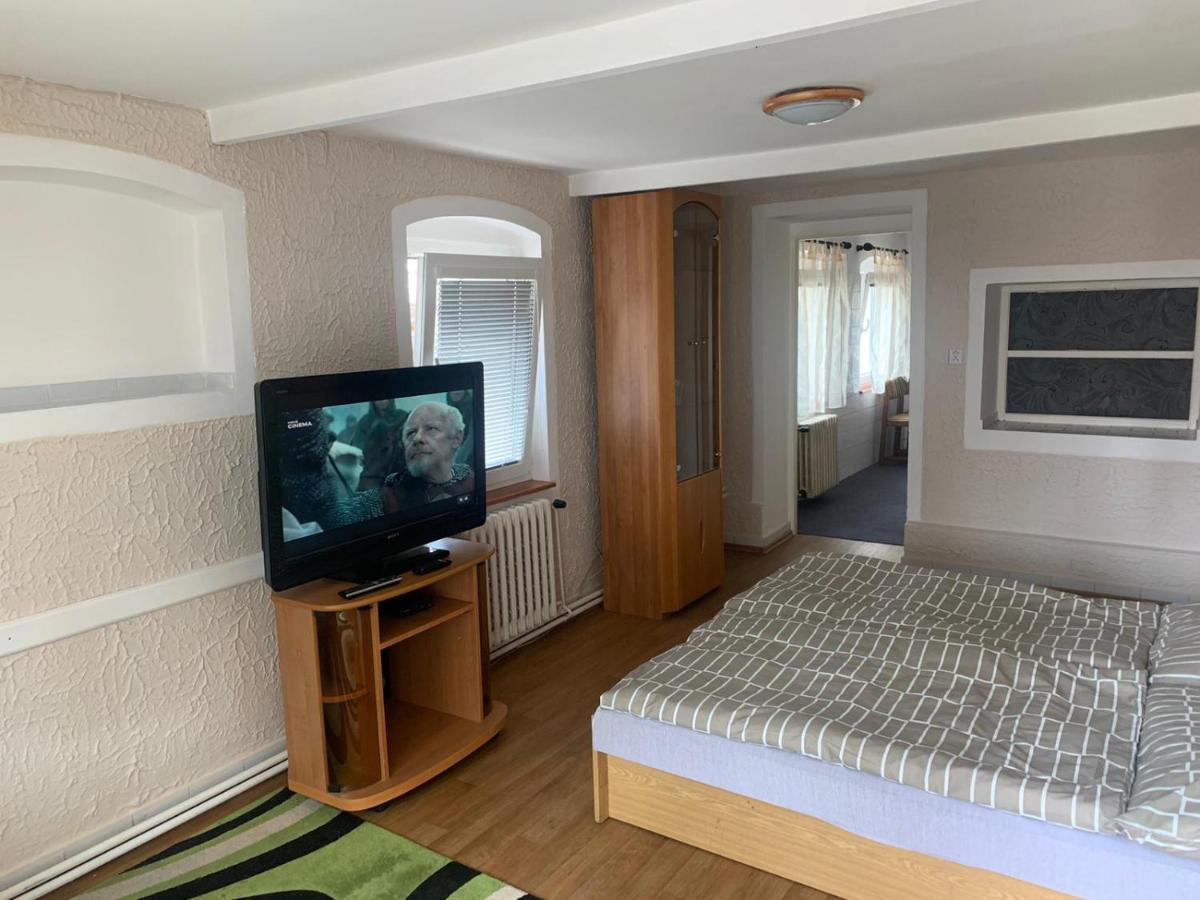 Maly Byt 1+1 Карлови Вари Екстериор снимка