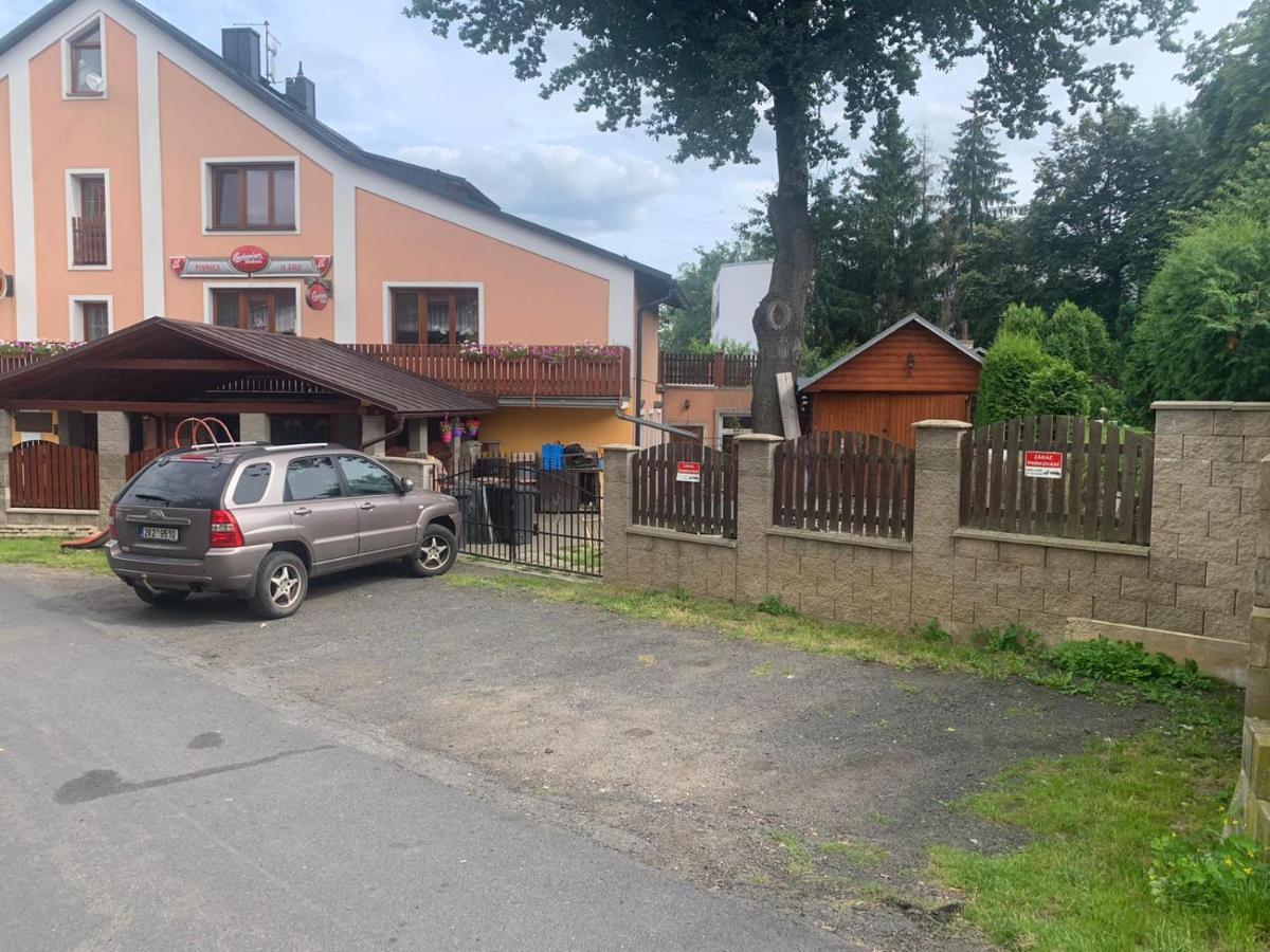 Maly Byt 1+1 Карлови Вари Екстериор снимка